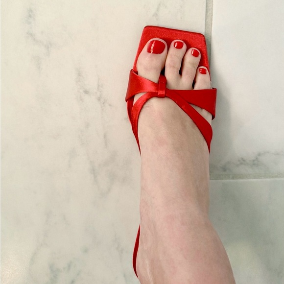 NWOT Zara Red Satin Women's Heeled Sandals - Picture 2 of 2